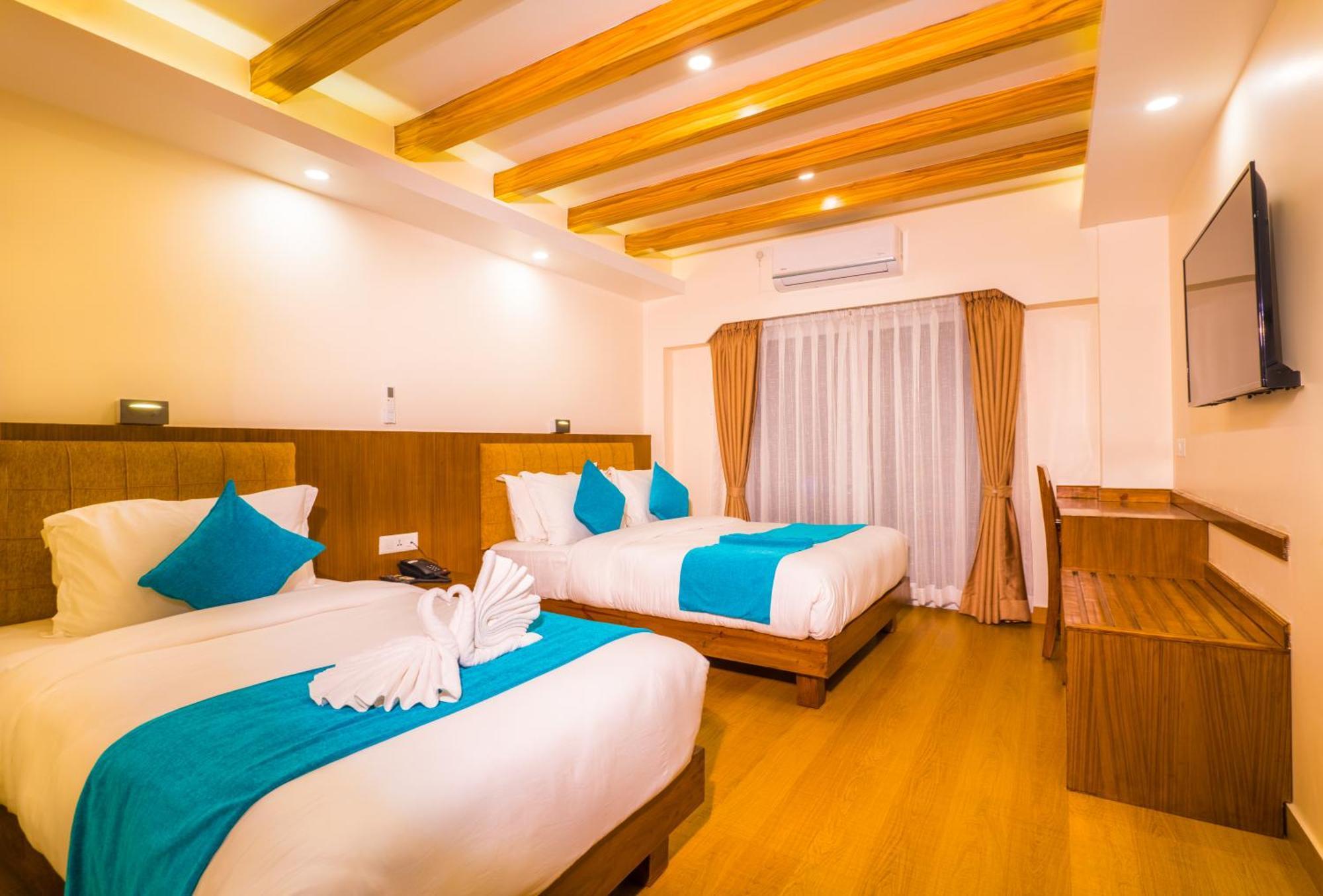 Pokhara Alpine And Springs Ξενοδοχείο Εξωτερικό φωτογραφία